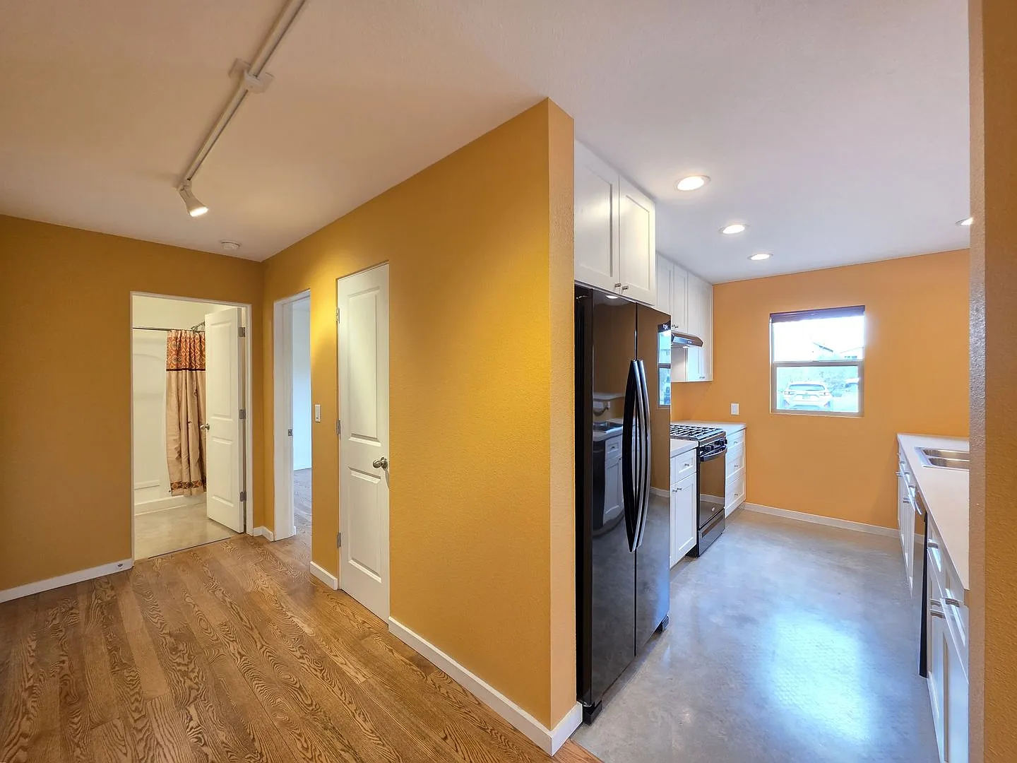 2180 W Alameda St — Photo 3