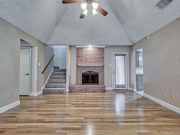 5th image of 2020 Greenview Dr #B