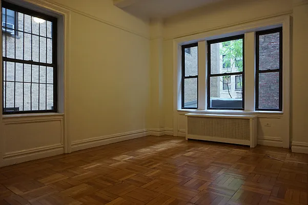 Rented by Metropolitan Equities | media 7