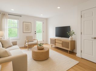 2 School St #2, Fiskdale, MA 01518