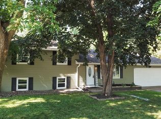 8068 Hyde Ln S, Cottage Grove, MN 55016