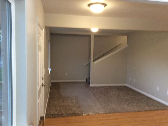4th image of 528 12th Ave N