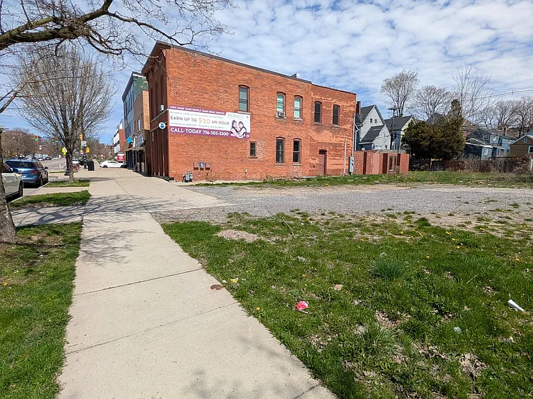 575 Niagara St #1 — Photo 15