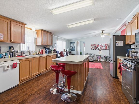 4th image of 9857 Rembrandt Way