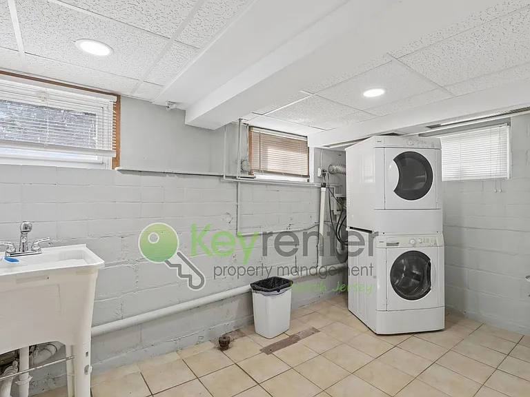 364 Chestnut St — Photo 25