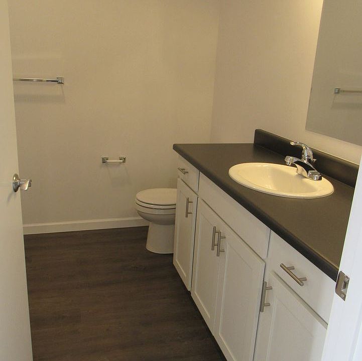 1st image of 322 5th Ave SE #10933603