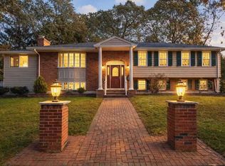 8 Phinney Rd, Lexington, MA 02421