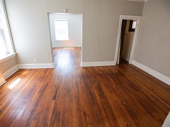 4th image of 3001 Sidney St