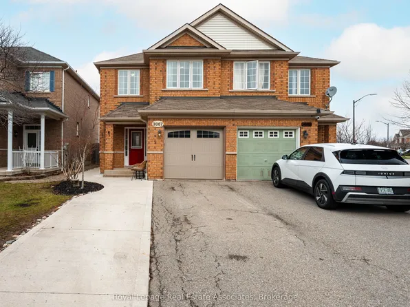 3867 Stardust Dr, Mississauga, ON L5M 7Z9
