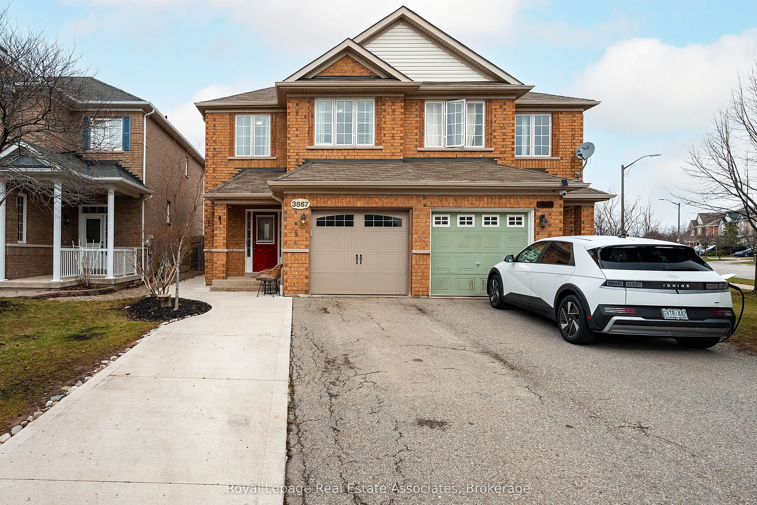 3867 Stardust Dr photo 1