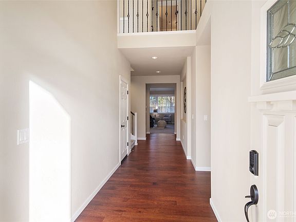 3rd image of 2307 40th Avenue SE