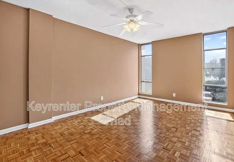 1101 N Elm St #104 — Photo 23