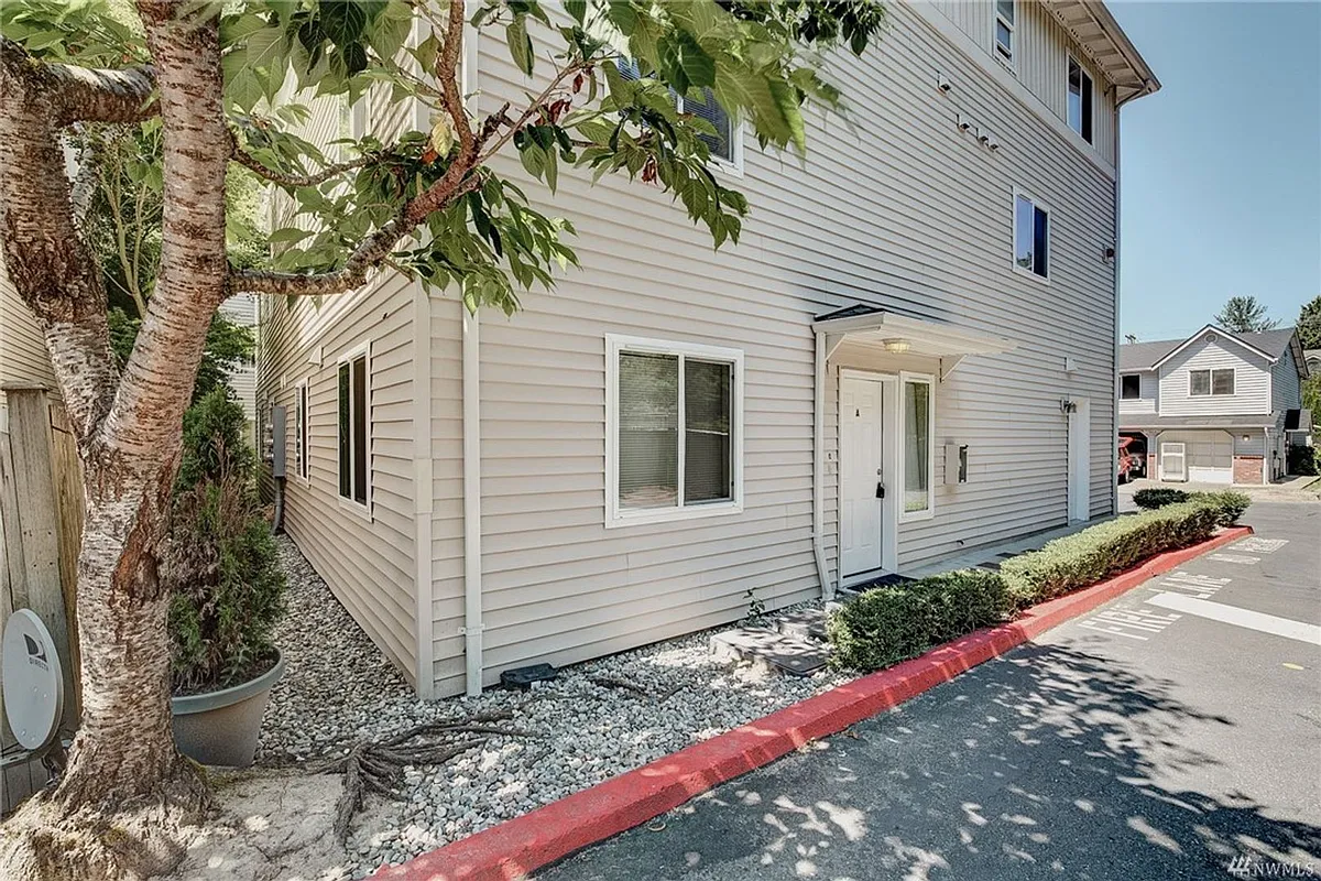 Building Photo - 1726 - McArthur Family Trust