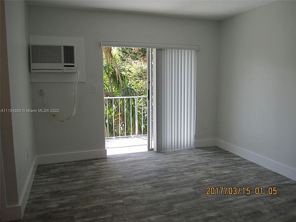 4th image of 1860 NE Venice Park Dr #217