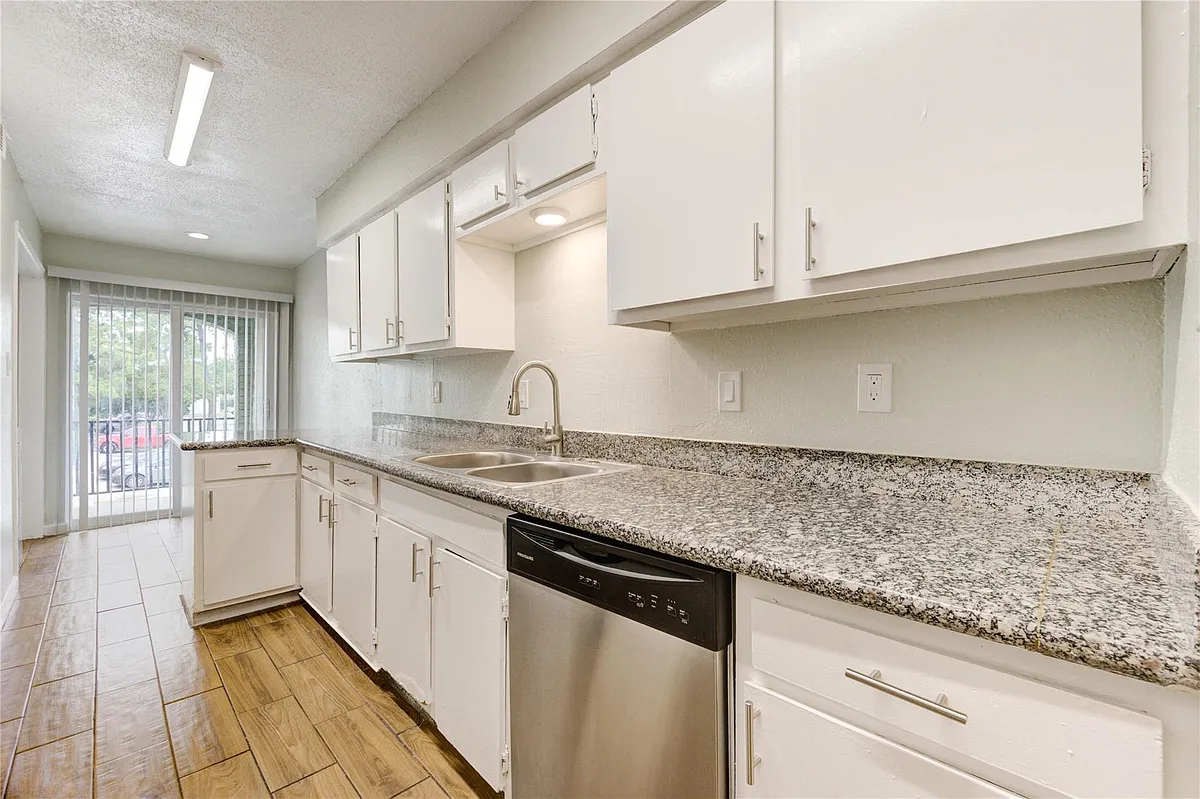 Building Photo - 6200 W Tidwell Rd #2608