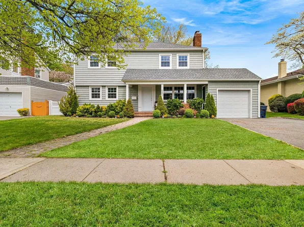 621 Lakeview Avenue, Rockville Centre, NY 11570