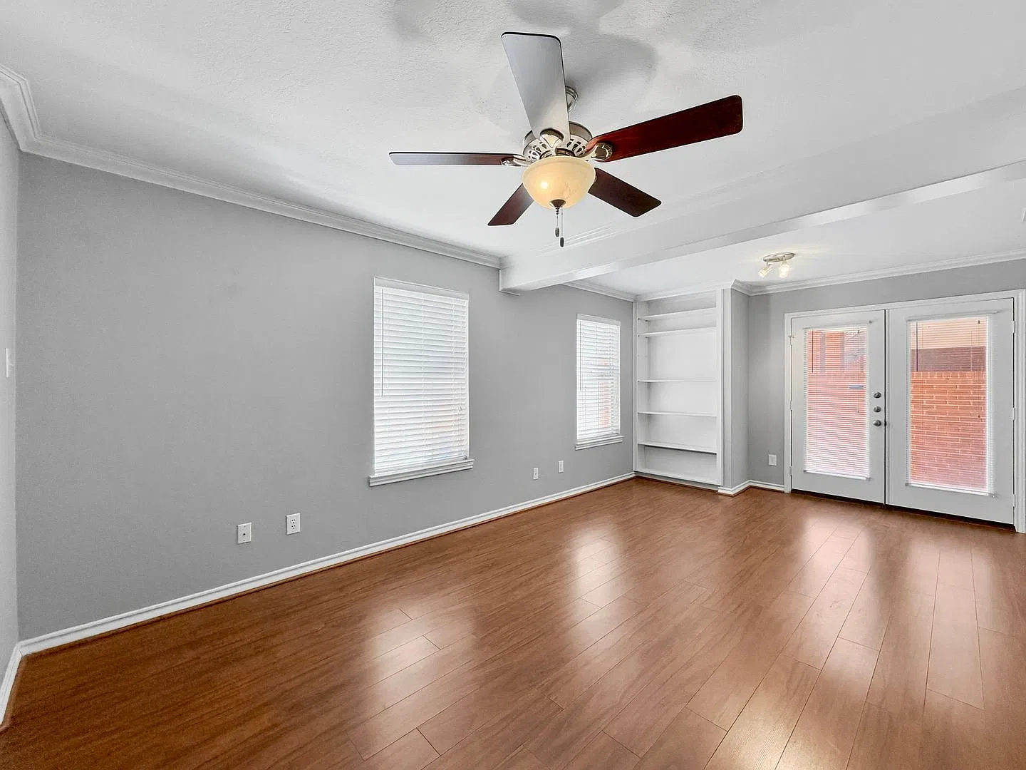 Enfield Elegance - 2408 - 1Bd / 1Ba - Gated - Covered Parking - W/D - Huge Patio - $1900 — Photo 4