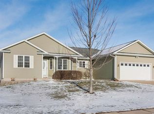 465 Erusha Dr, Walford, IA 52351