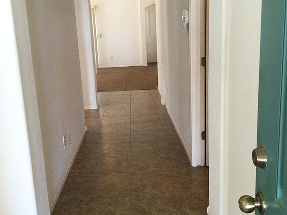 2nd image of 1039 W Elm Ave