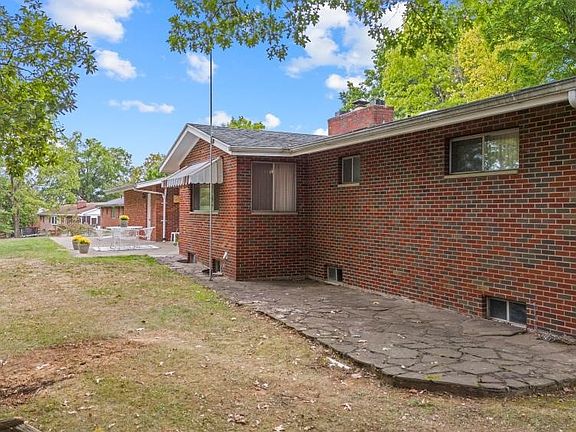 4th image of 23 N Hills Dr