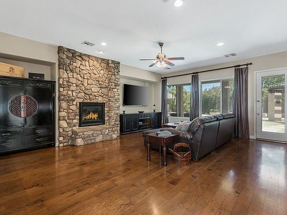 3rd image of 3635 E Glacier Pl