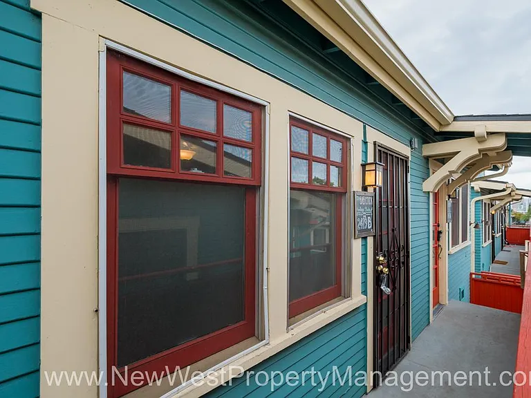 2419 Market St #B — Photo 5