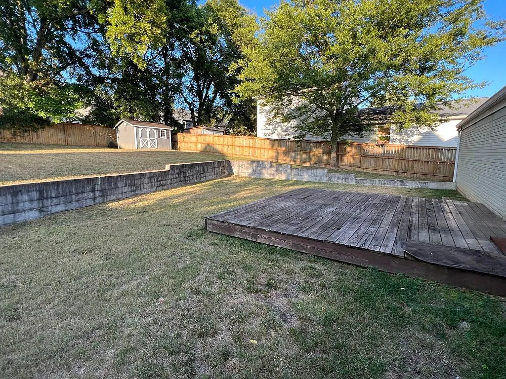 3 bed, 1250 sqft, $3,000 — Photo 2