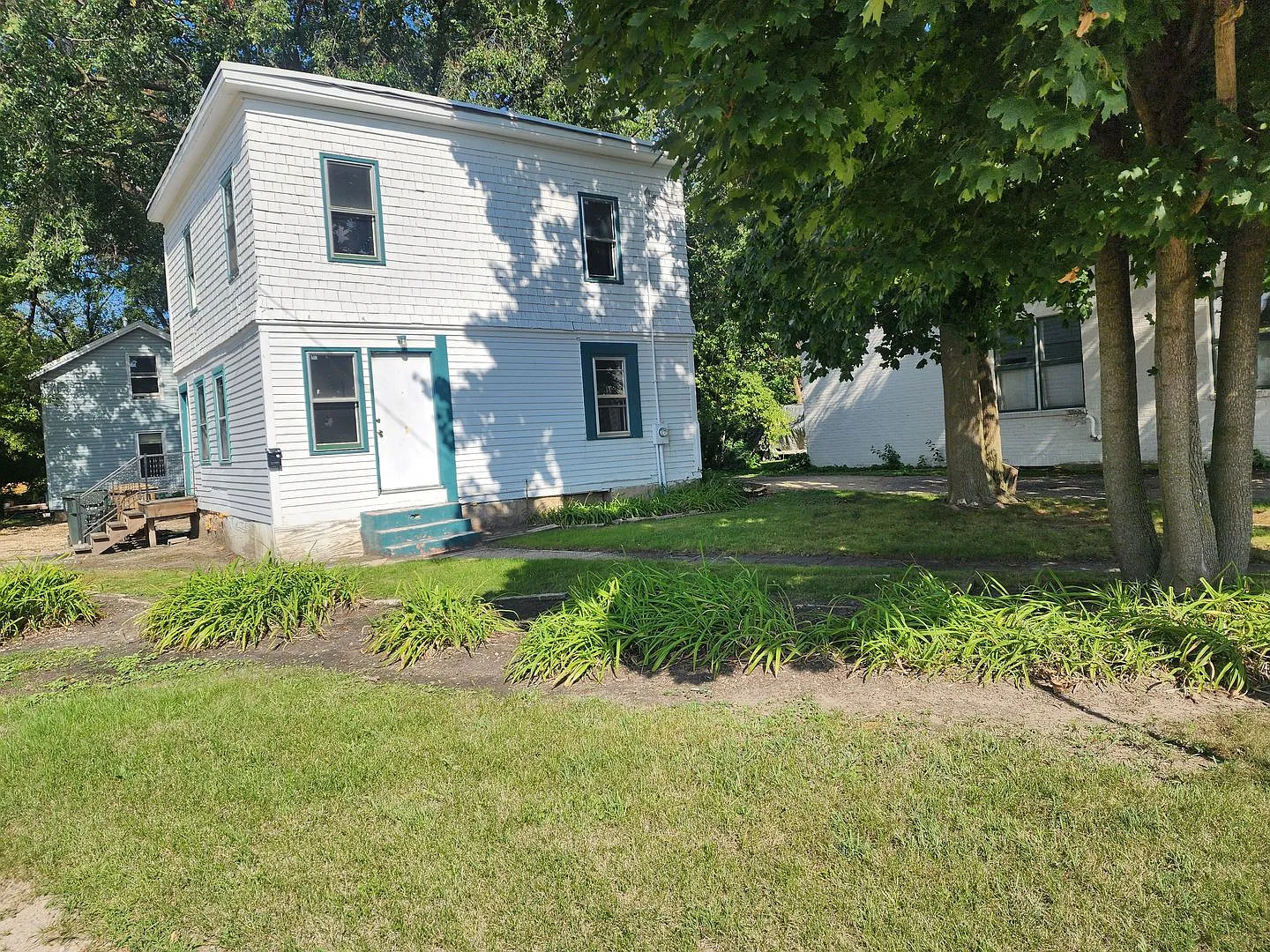 Available Sept 15th - 4 bedroom, 1 bath two story newly renovated home in desirable Williamson St... — Photo 2