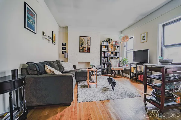 Rented by City Connections Realty | media 25