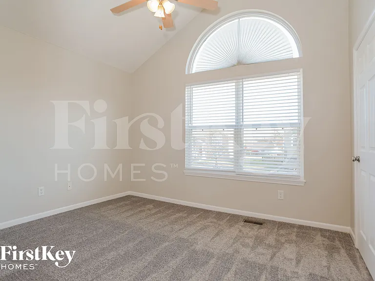 728 Corrington Dr — Photo 11