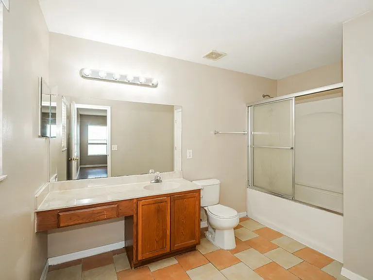 12116 Tree Haven Ave — Photo 13