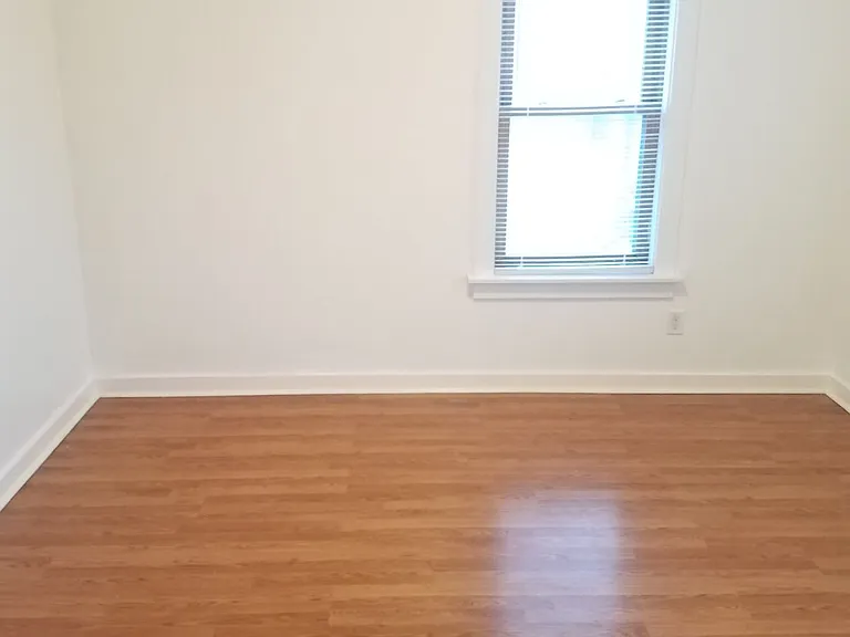 2708 Penn Ave N — Photo 7