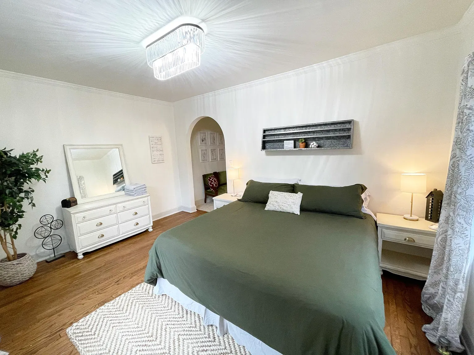 614 W Hill Ave — Photo 3
