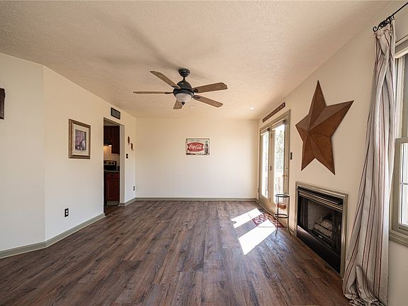 5th image of 476 Cherryhill Dr