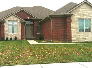 56508 Topaz Dr, Macomb, MI 48042