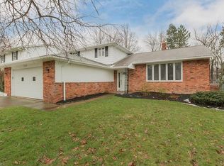 5194 Graham Dr, Lyndhurst, OH