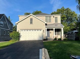 740 Prairie Ave, Barrington, IL 60010