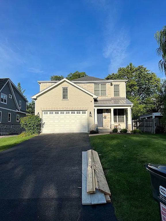 740 Prairie Ave photo 1