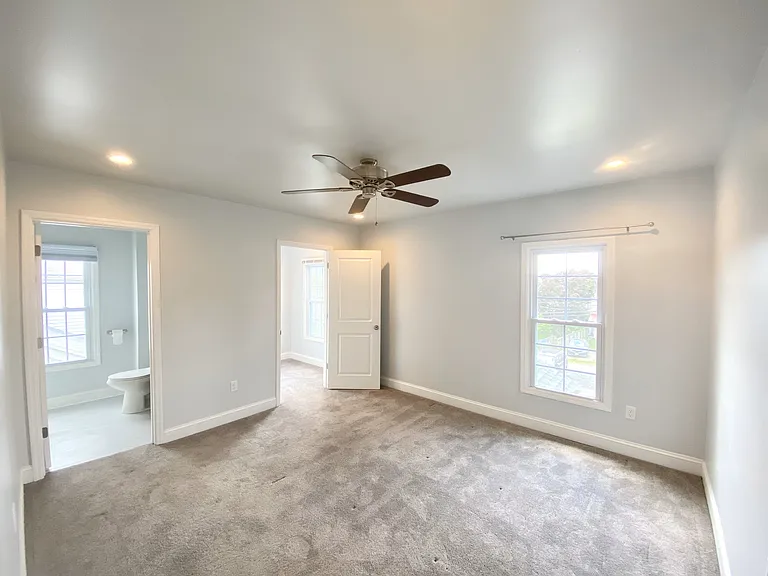 1137 Vine St — Photo 2
