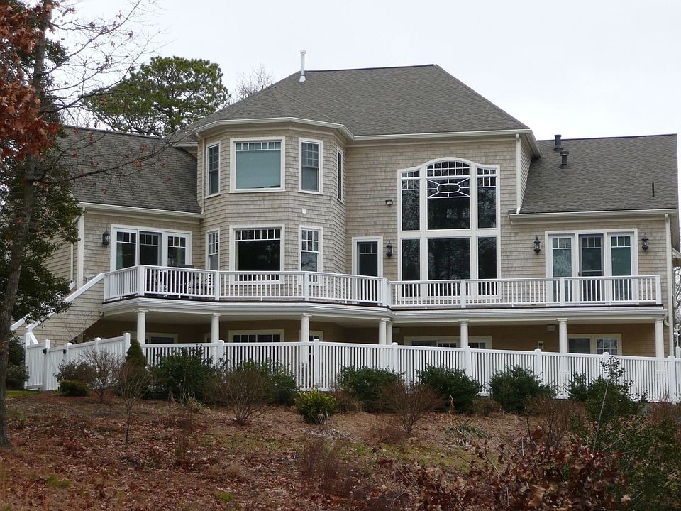 2nd image of 8 Firethorn Ln