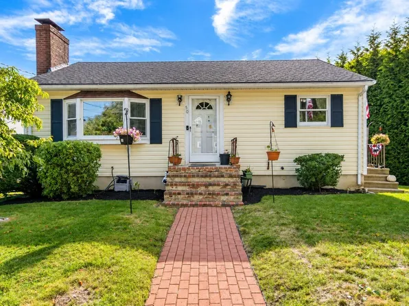 50 Hatherly Rd, Waltham, MA 02452