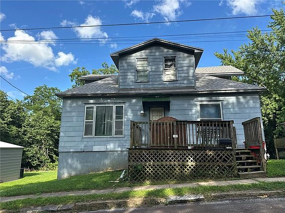 3rd image of 135 N 11th St