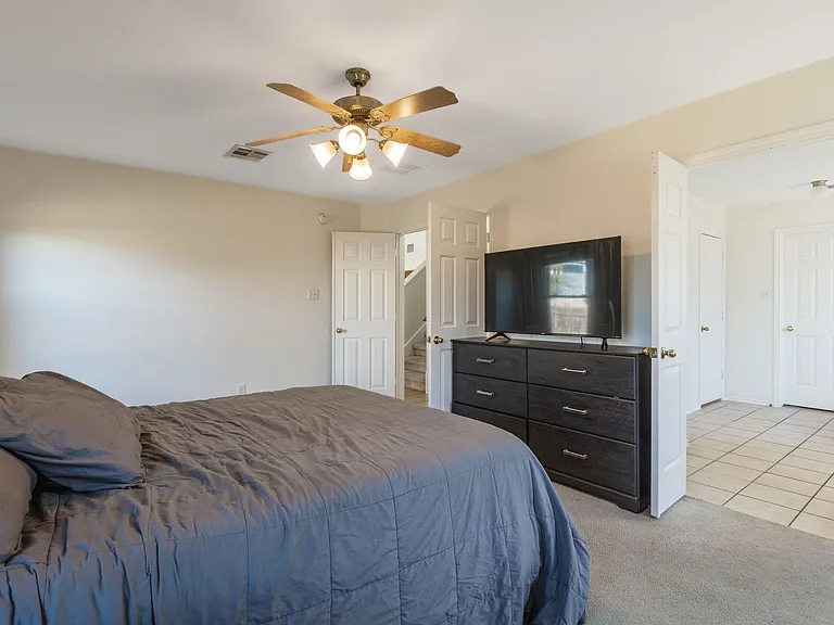 4407 Golden Gate Dr — Photo 8