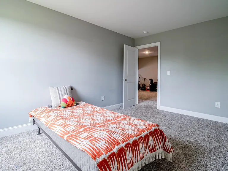 628 Bella Ct — Photo 49