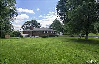 3rd image of 6805 Foxshire Dr