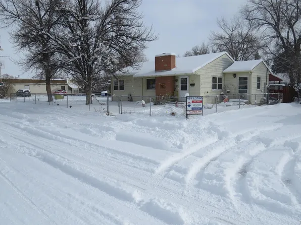 521 N 6th St E, Riverton, WY 82501