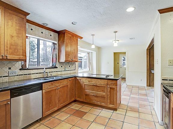 4th image of 3411 Sycamore Shadows Dr