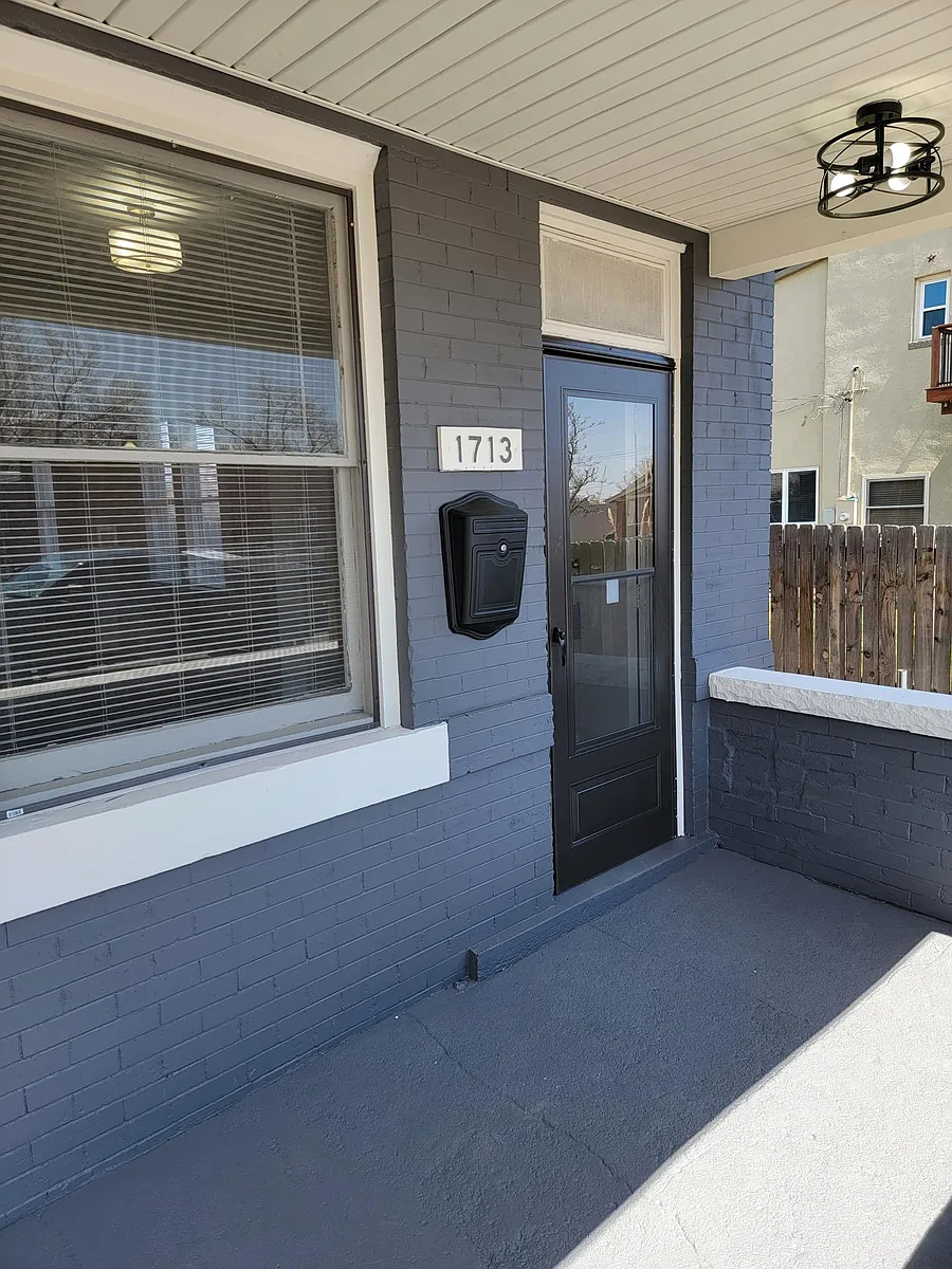 Building Photo - 1713 W 40th Ave