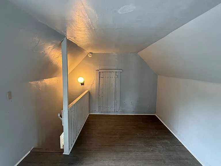 419 Oakley St — Photo 18