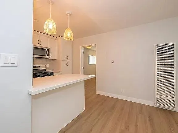 418 N Broadway #418.5 — Photo 16